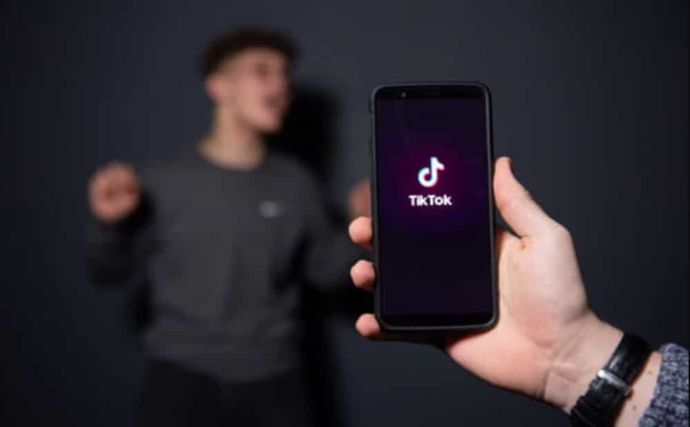 Requirement of Age to Go Live on TikTok